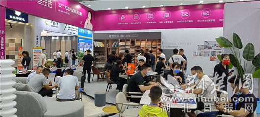 金属门 坚固防护与时尚设计的完美结合